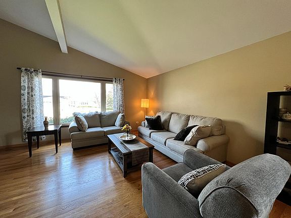 5th image of 8305 Tanbark Dr
