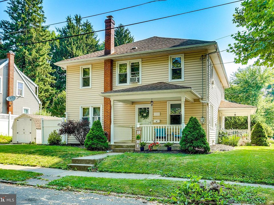 1st image of 208 Elm St