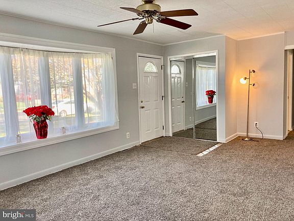 4th image of 2809 Windsor Dr