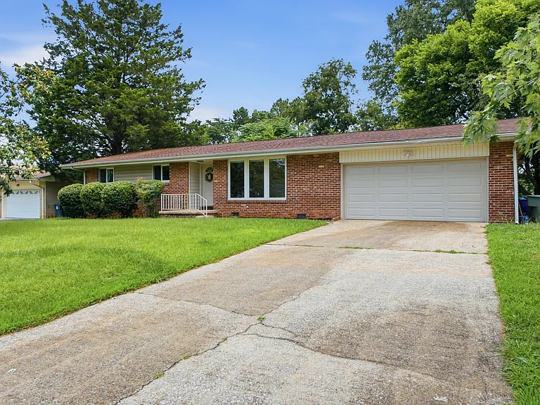 4727 Briarwood Dr — Photo 24