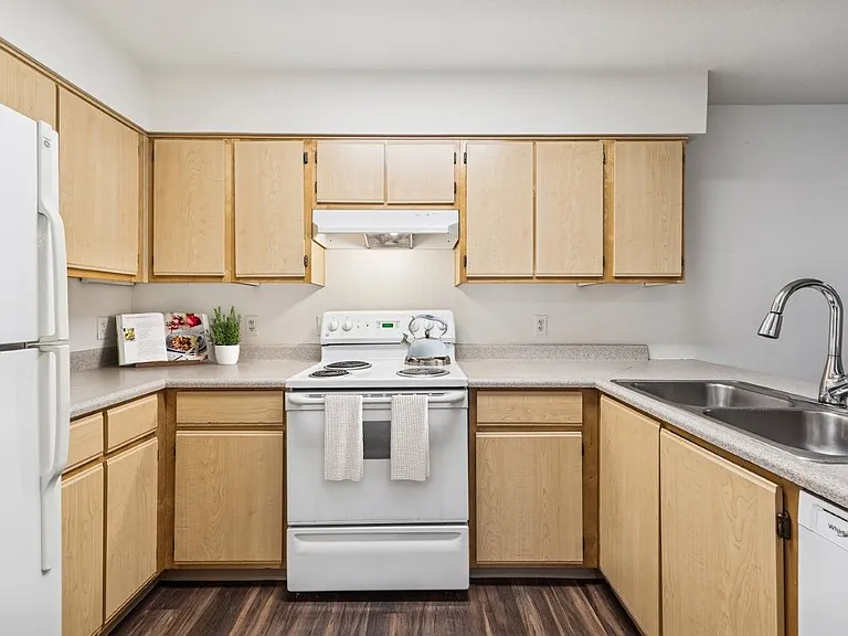Stone Ridge Apartments — Photo 10