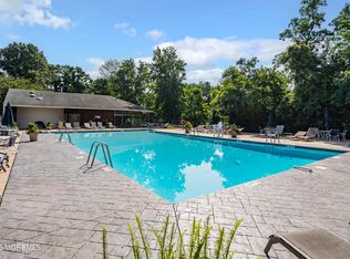8 Ann Ct, Tinton Falls, NJ 07724