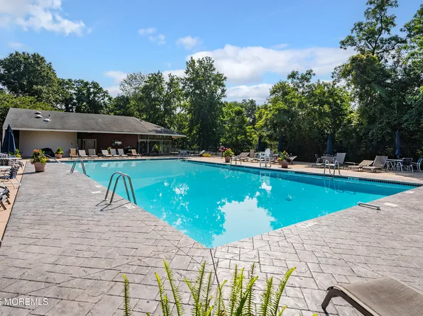8 Ann Court, Tinton Falls, NJ 07724