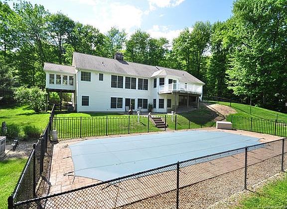4th image of 38 Talcott Range Dr