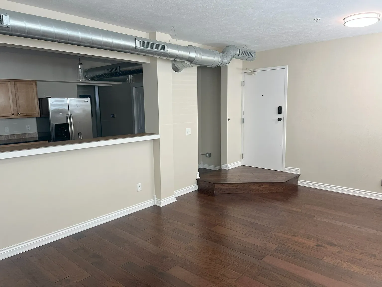 1 bed, 800 sqft, $1,310 — Photo 3