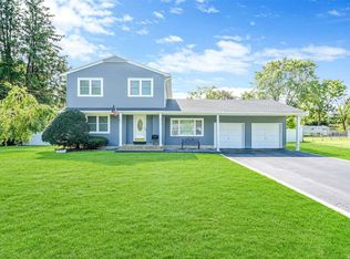 6 Lisa Ln, Port Jefferson Station, NY 11776