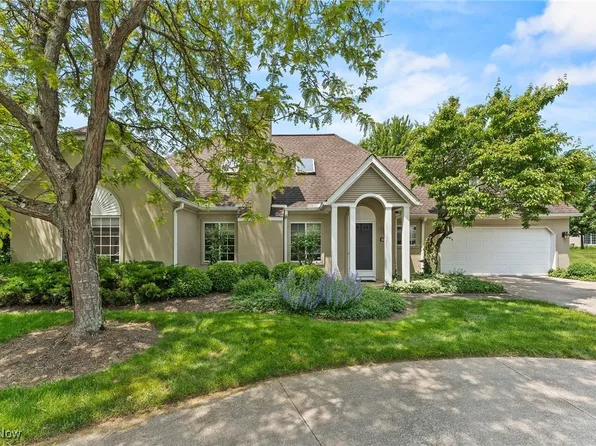 10378 N Pond Ln #2, Twinsburg, OH 44087