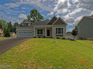 8 Preserve Way, Schenectady, NY 12304