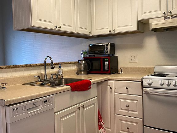 5th image of 1905 San Gabriel St APT 205