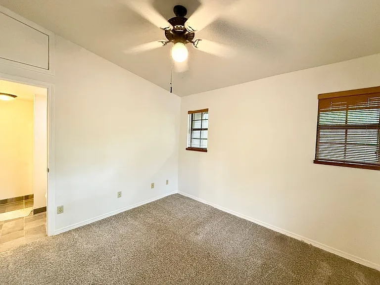 1595 Sierry Peaks Dr — Photo 11