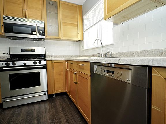 5th image of 2616 W Vermont Ave