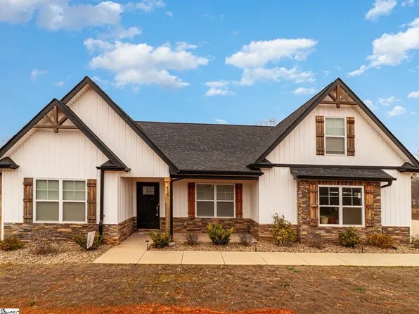 415 Dickson Rd, Campobello, SC 29322