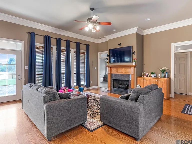 10743 Hillbrook Ave — Photo 4