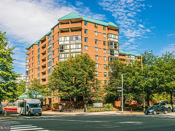 5th image of 1001 N Randolph St APT 721
