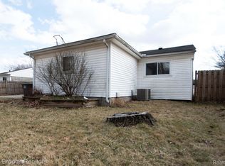 15417 Wendy St, Taylor, MI 48180