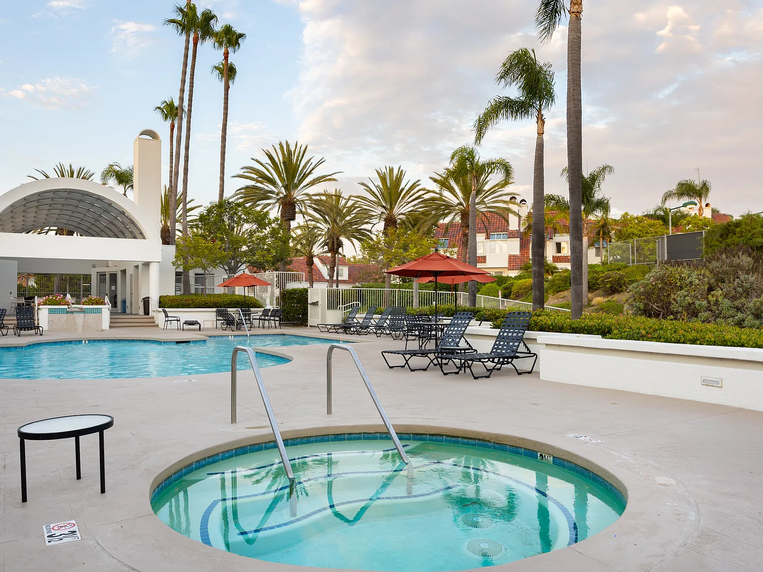 2 bed, 2.5 bath, 2150 sqft, $6,000 — Photo 4