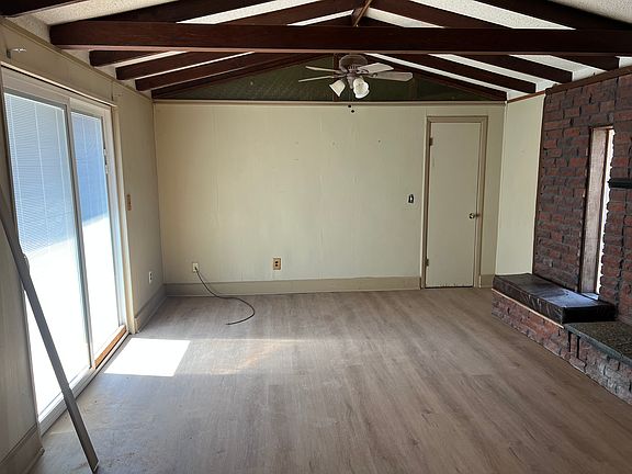 4th image of 1841 Fig St