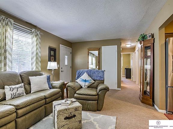 4th image of 3008 S 137th St