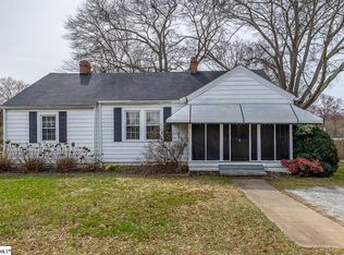 5 Center St, Taylors, SC 29687