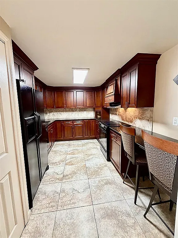 3 bed, 1644 sqft, $4,600 — Photo 4