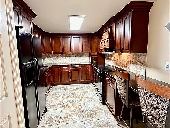 3rd image of 30 Revere Beach Pkwy APT 711