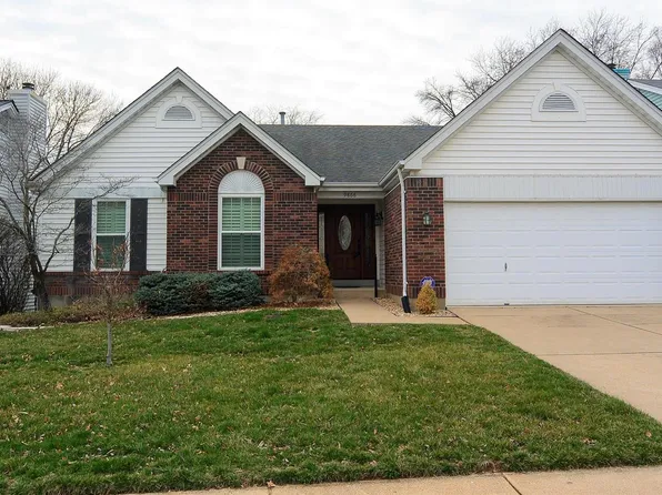 9866 Grantview Forest Dr, Saint Louis, MO 63123