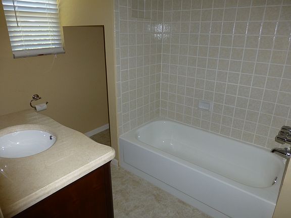2nd image of 921 E Whitton Ave #A