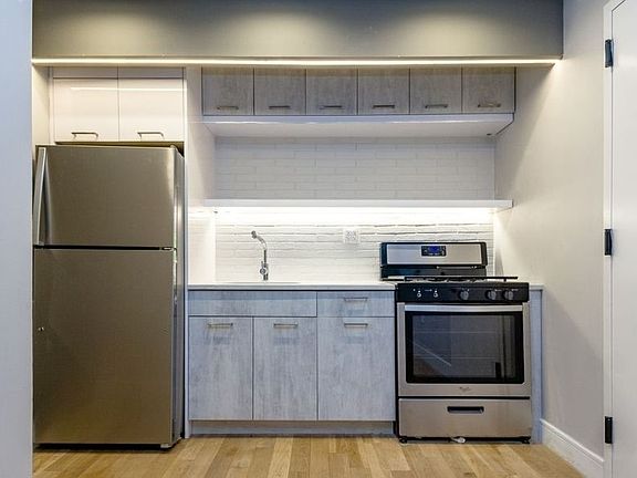 2nd image of 196 Clifton Pl #1A