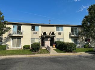 8888 Steven Dr APT 2B, Des Plaines, IL 60016