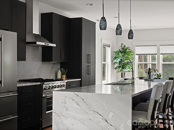 3rd image of 87 Glendale Ave