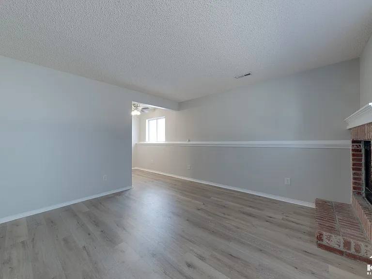 1321 N Sheridan St — Photo 3