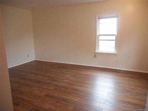 4th image of 60 Church St