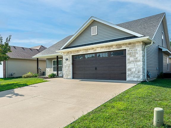 2nd image of 404 Grapevine Ct