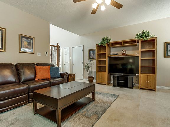 4th image of 7053 Longo Dr