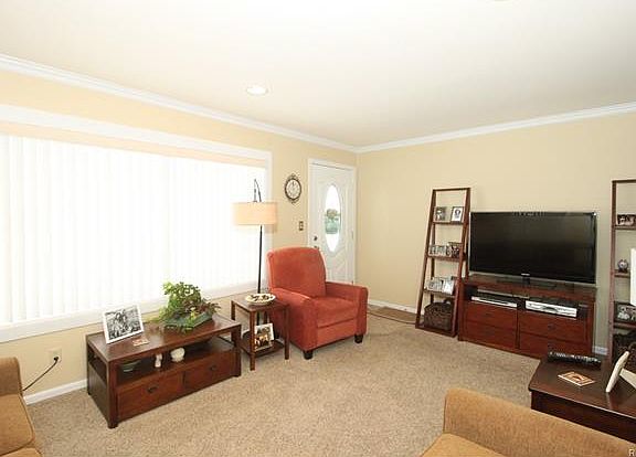 5th image of 25215 Pattow St