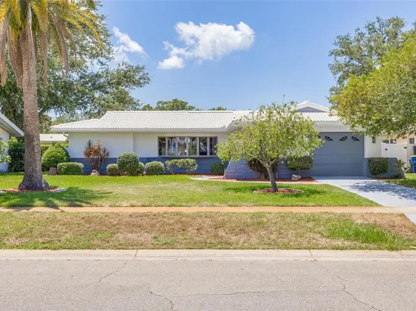 1412 Ambassador Dr, Clearwater, FL 33764