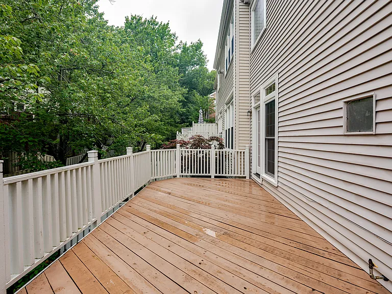 2714 Earls Ct — Photo 13