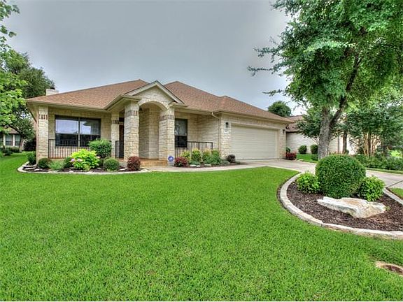 2nd image of 810 Heritage Oaks Bnd