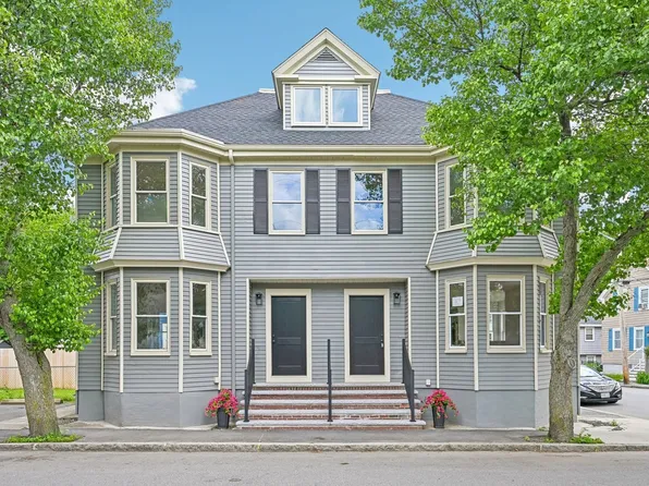 18 Balcomb St #B, Salem, MA 01970
