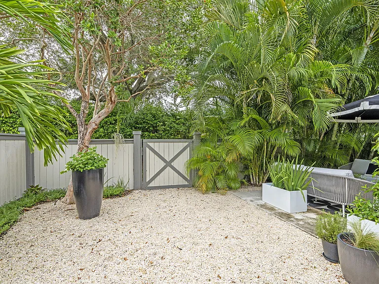 2474 Bedford Mews Dr — Photo 31