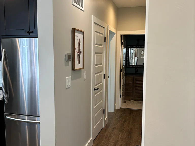 1122 Vine St — Photo 6