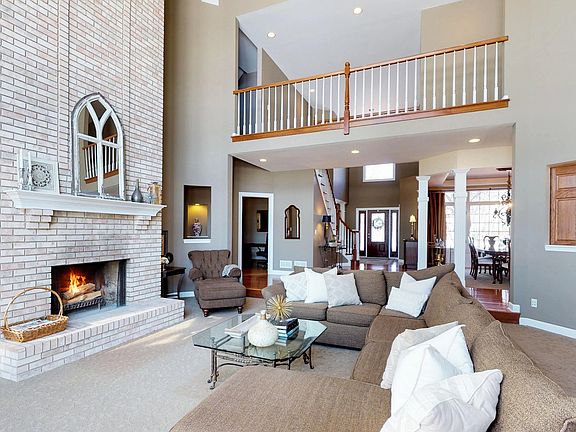 3rd image of 4002 Royal Fox Dr