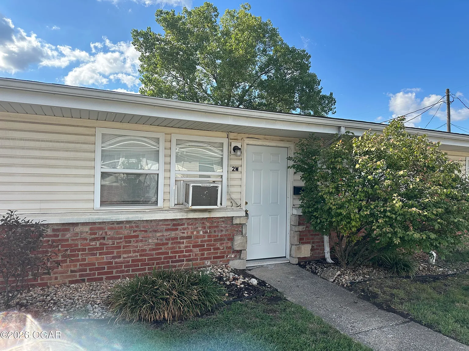 1 bed, 1.0 bath, 700 sqft, $700 — Photo 1
