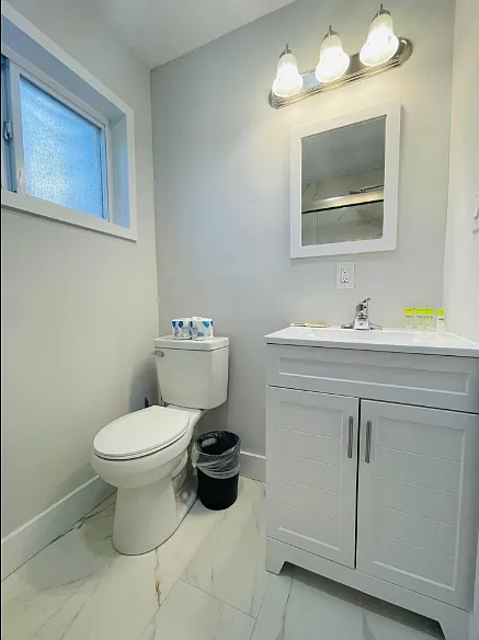 2 bed, 850 sqft, $1,700 — Photo 2