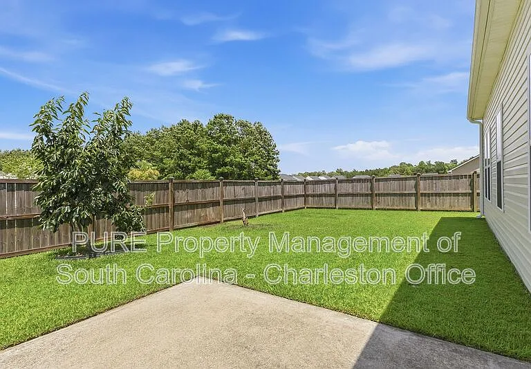 481 Gianna Ln — Photo 19