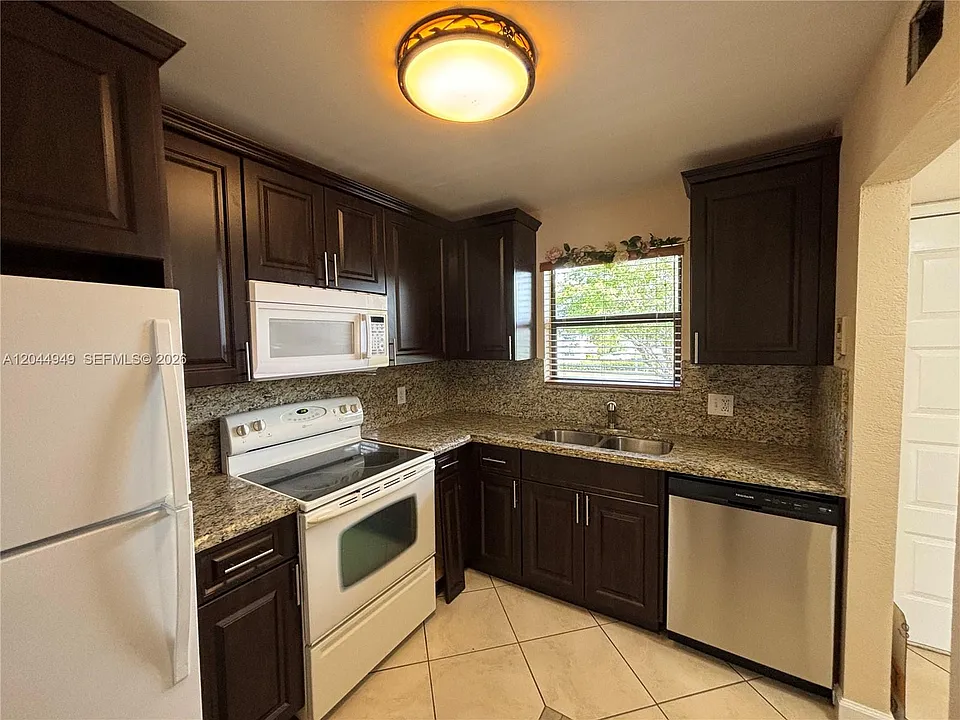21909 Lake Forest Cir #205