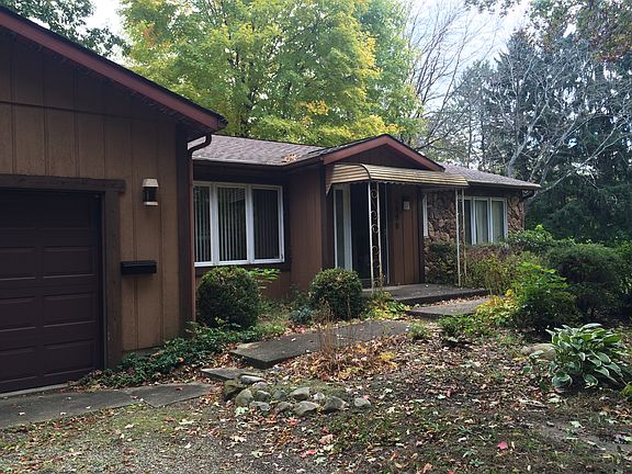 2nd image of 1898 Piercy Dr