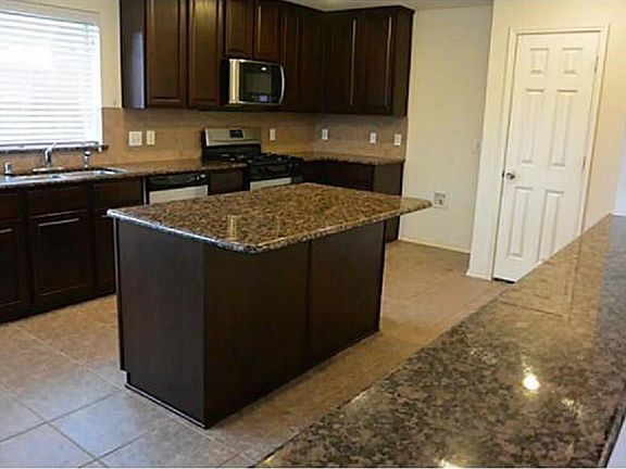3rd image of 2208 Marion Dr