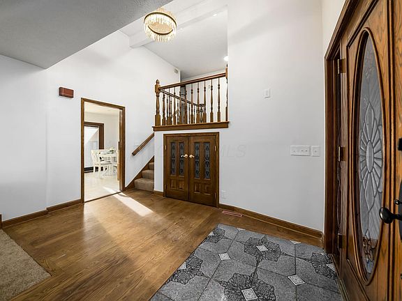 5th image of 2853 Lakewood Dr