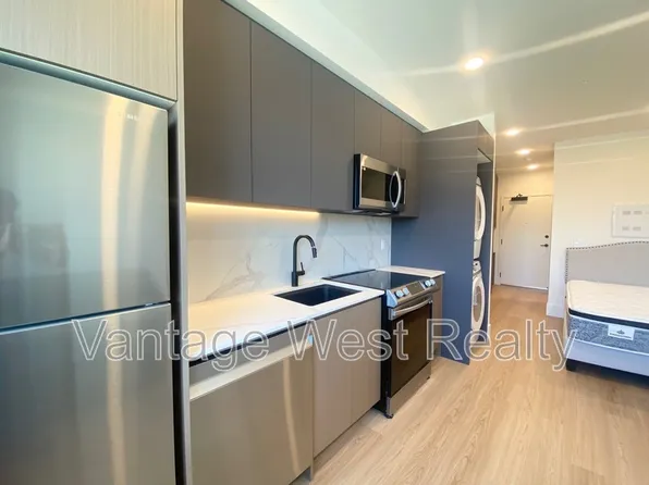 720 Klo Rd, Kelowna, BC